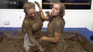 mud-wrestling-ep20-casey-and-cassie_14.j