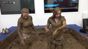 mud-wrestling-ep20-casey-and-cassie_15.j