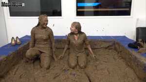 mud-wrestling-ep20-casey-and-cassie_21.j