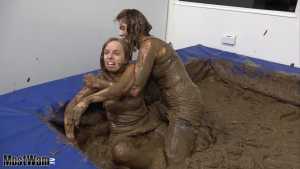 mud-wrestling-ep24-cassie-vs-rhian_19.jp