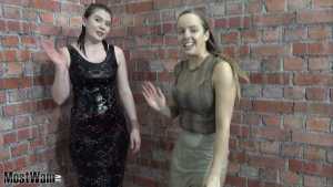 mud-wrestling-ep24-cassie-vs-rhian_24.jp