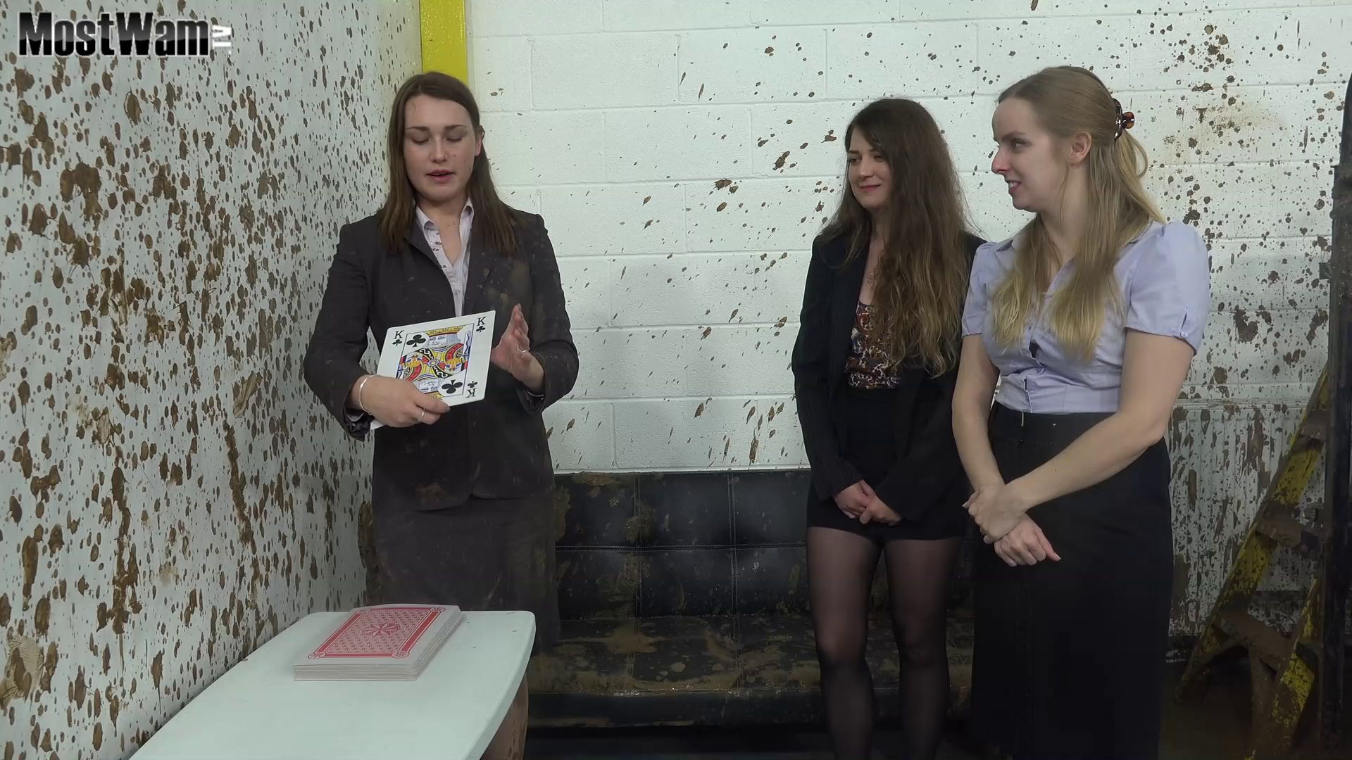 muddunk-episode-18-georgina-and-cassie_m