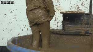 muddunk-episode-18-georgina-and-cassie_1