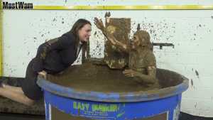 muddunk-episode-18-georgina-and-cassie_1