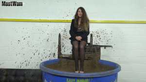muddunk-episode-18-georgina-and-cassie_4