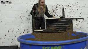 muddunk-episode-7-cassie_3.jpg