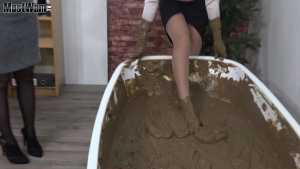 why-not-mud-bath--cassie--corrine_7.jpg